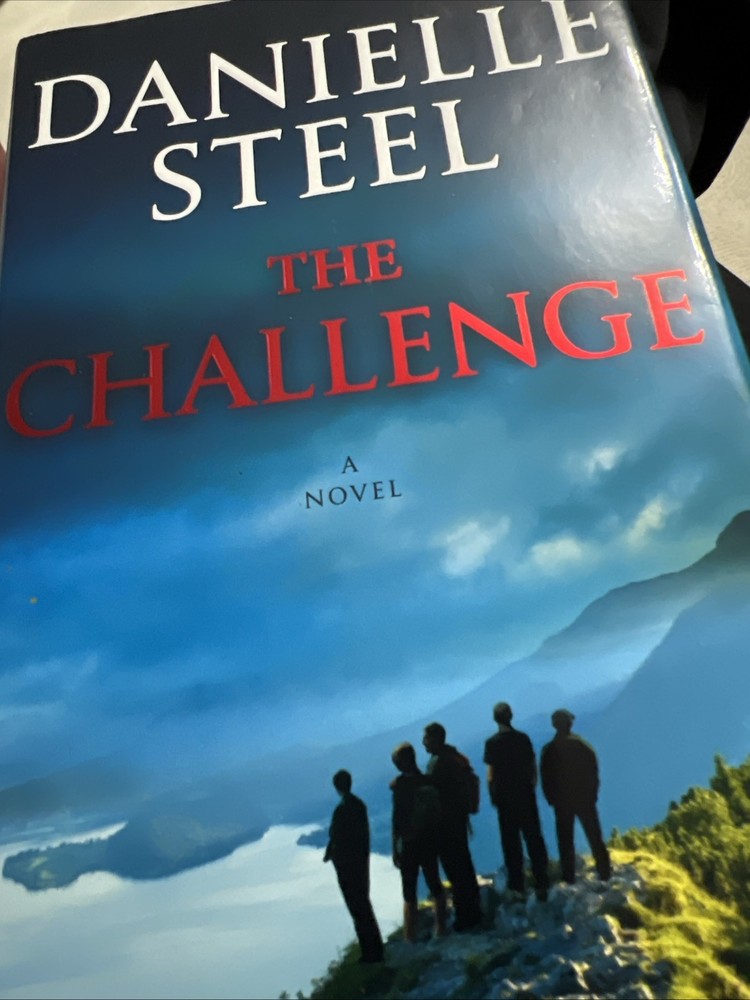 Challenge : A Novel by Danielle Steel (2022, Hardcover)