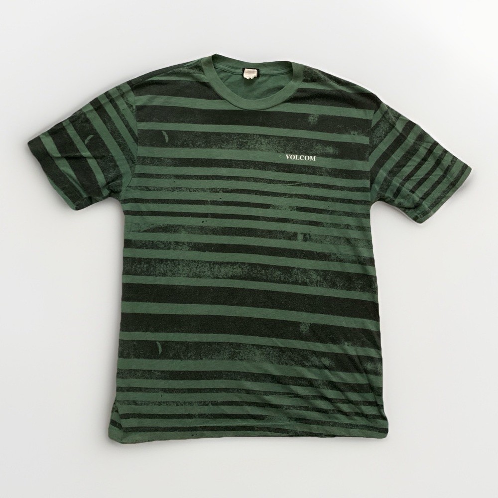 Vintage Volcom Striped T-shirt Men’s Size Medium Skateboarding Y2K Grunge AOP