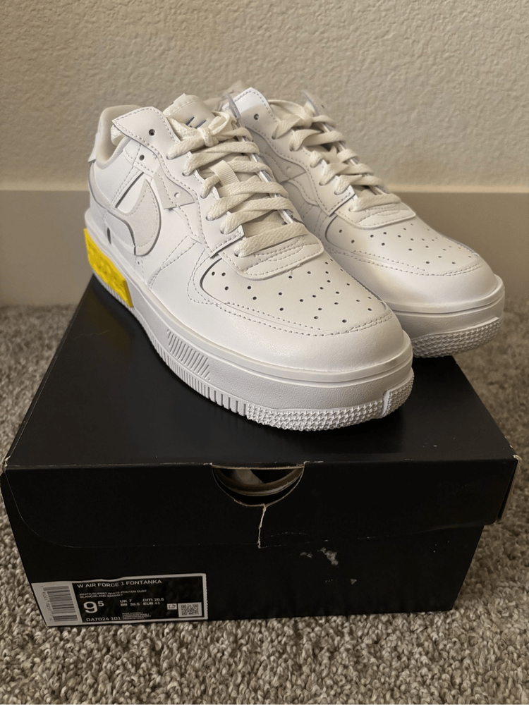 Nike Women’s Air Force 1 Fontanka Size 9.5