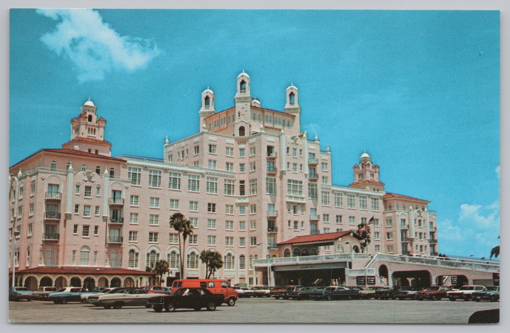 Hotel & Resort~St Petersburg Florida~Don-Ce-SarHotel~Beach~Vintage Postcard
