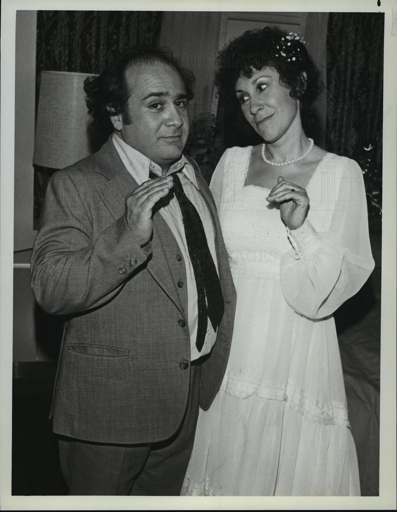 1983 Press Photo Danny DeVito and Rhea Perlman on recently canceled, Taxi