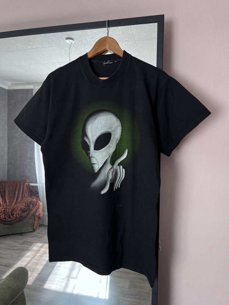 1995 Fashion victim big face alien tee
