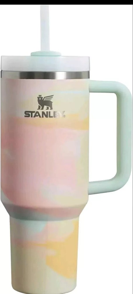 Winter Stanley Quencher H2.0 FlowState Tumbler 40oz Cup With box