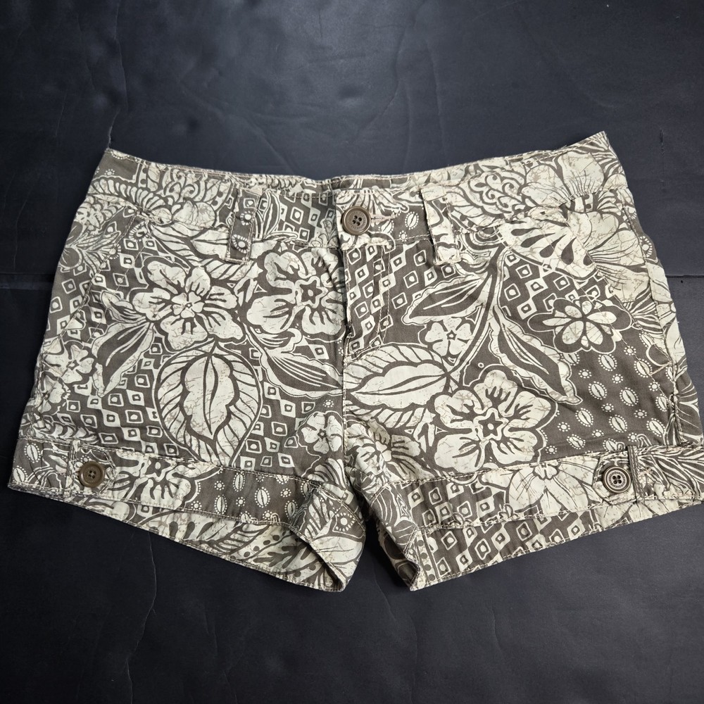 Y2K Vintage Low Rise Unionbay Women's Size 9 Brown Floral Designs Summer Shorts