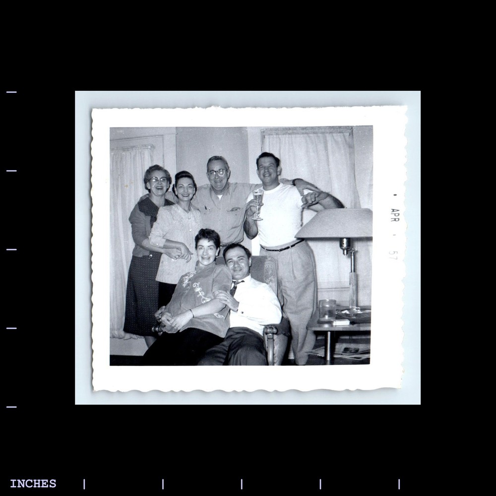Old Vintage Photo AFFECTIONATE MEN WOMEN IN LIVING ROOM 1957