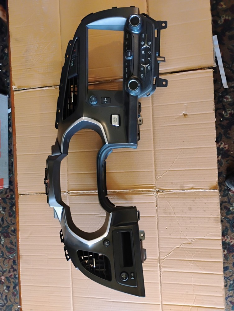 2014-2019 C7 Chevrolet Corvette OEM Dash Trim Bezel w/ Radio Bezel 84389613