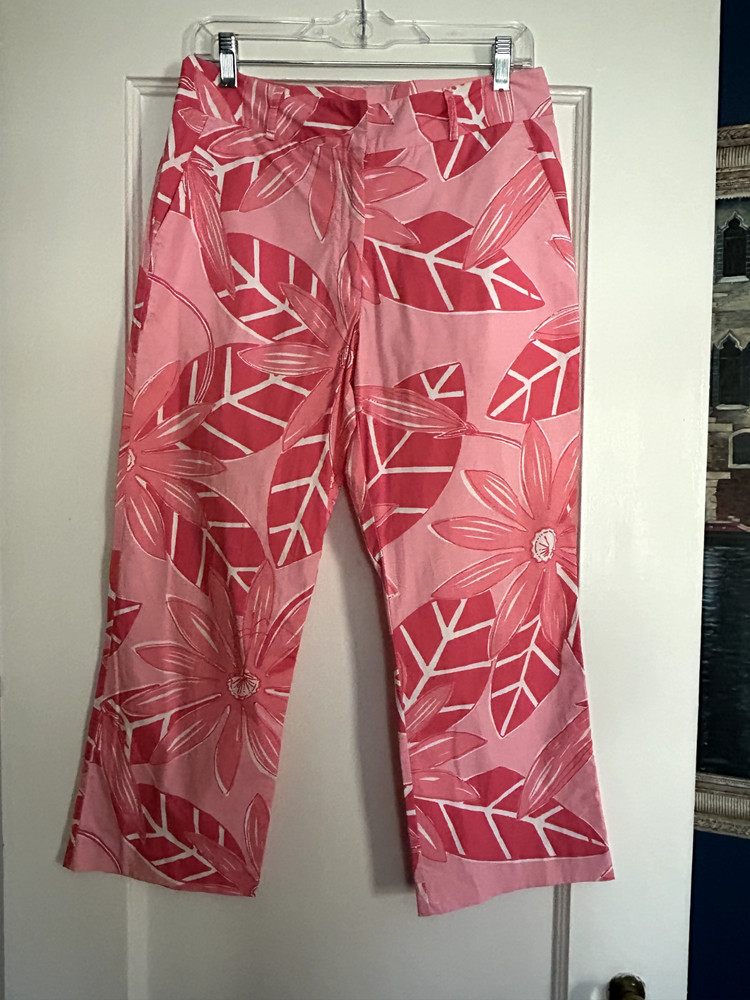 Lilly Pulizer Vintage Coral colored, leaf pattern crop pants, women's size 6