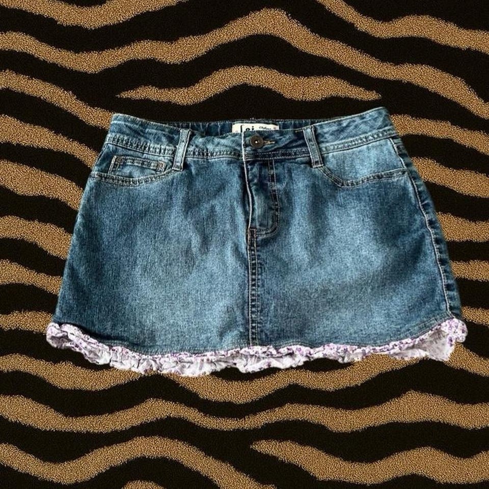 L.e.i. Low-Rise Mini Denim Skirt Girls Size 16 or Women’s Size 2-4