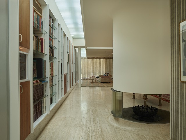 Columbus Indiana Miller House Eero Saarinen 1950s Hallway Shelves Interior