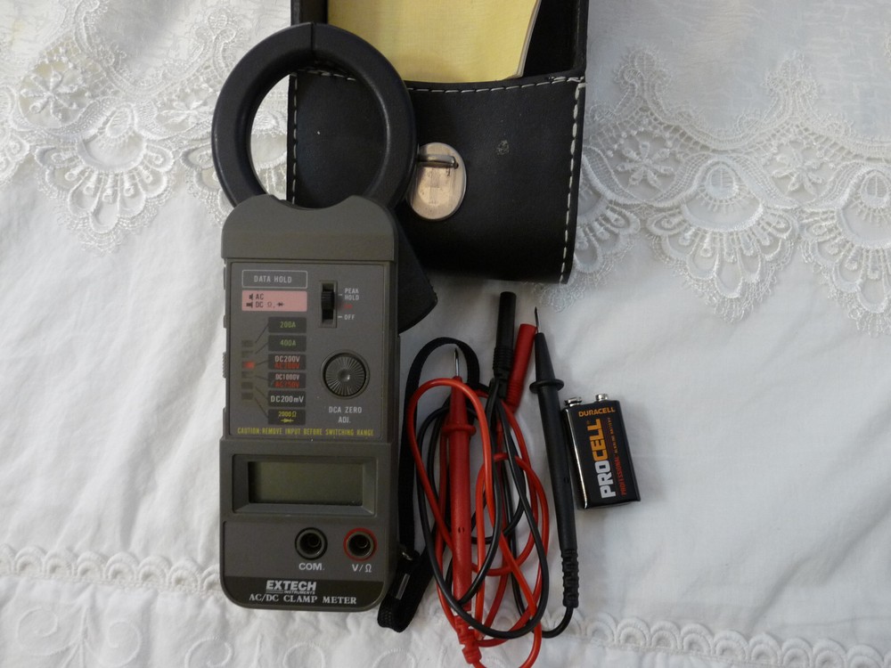 Extech AC/DC Clamp Meter W/Case & Operation Manual