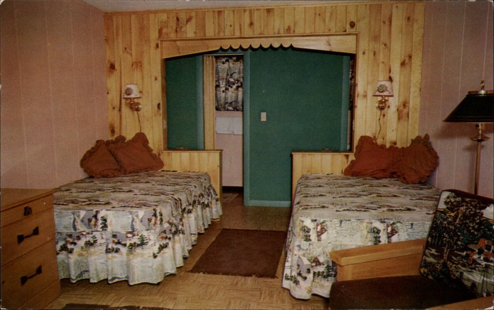 Alexandria Bay New York Riveredge Motel room interior 1950s vintage postcard