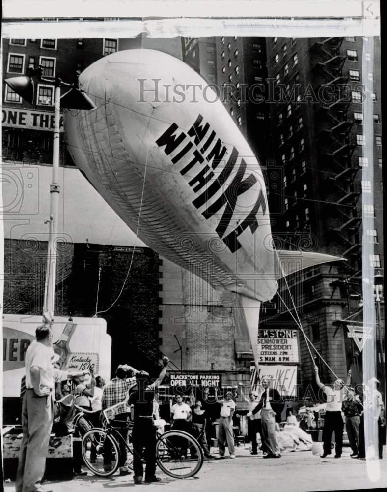 1952 Press Photo Balloon for Dwight Eisenhower at Republican Convention, Chicago