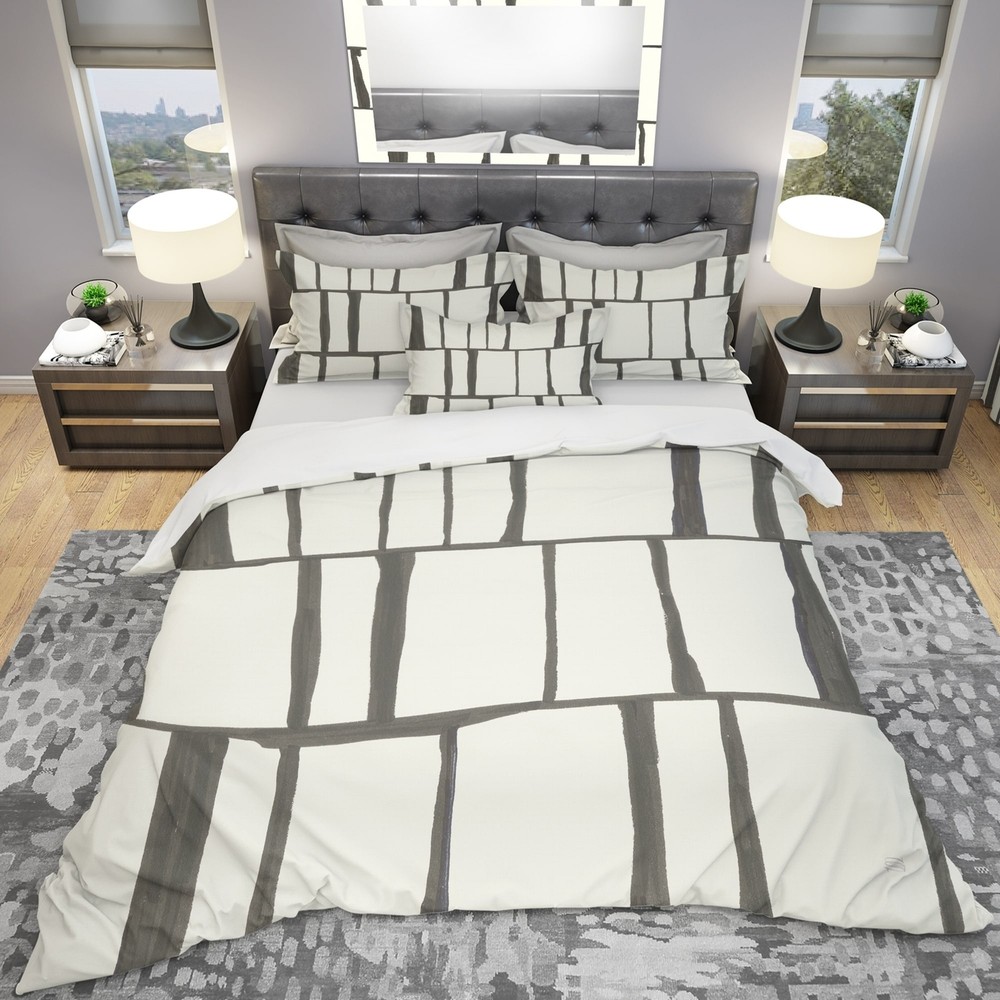 Designart 'minimalist black and white I' Geometric Bedding