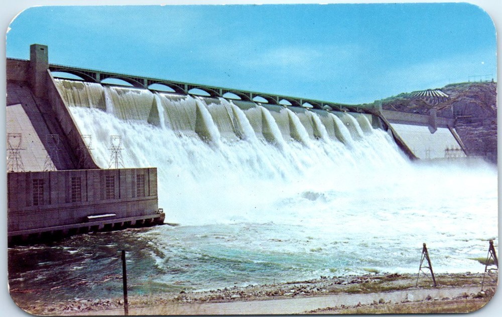 Postcard - Spillway, Grand Coulee Dam - Washington