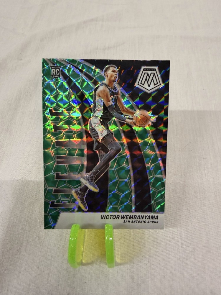 2023-24 Panini Mosaic - Elevate Victor Wembanyama #18 Green Mosaic Prizm (RC)