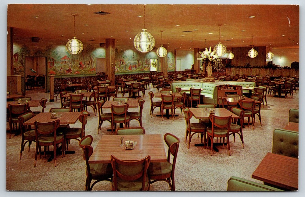 Interior~Springfield Missouri~Heritage Cafeteria Restaurant~Vintage Postcard