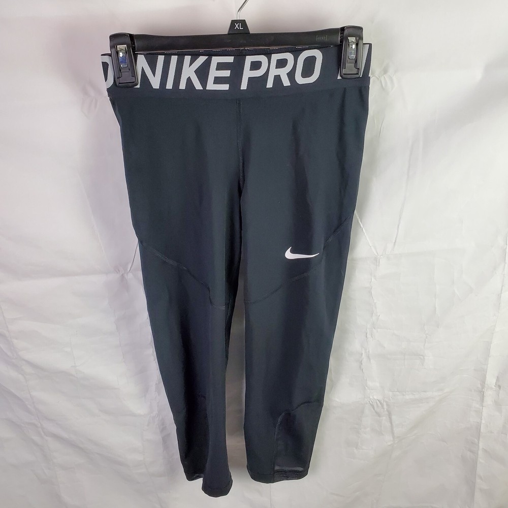 Nike Pro Leggings Womens M Black Dri-Fit Compression 3/4 Capri Active CJ5935-010