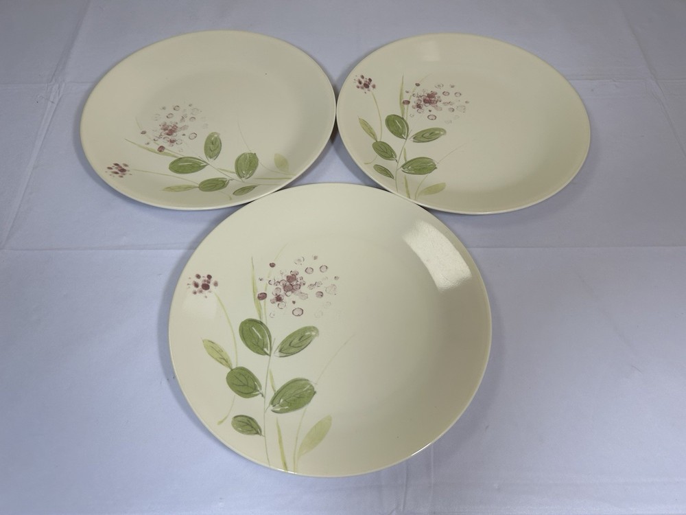 Corelle Vitrelle Dinner Plates Wine Berries 10 1/4