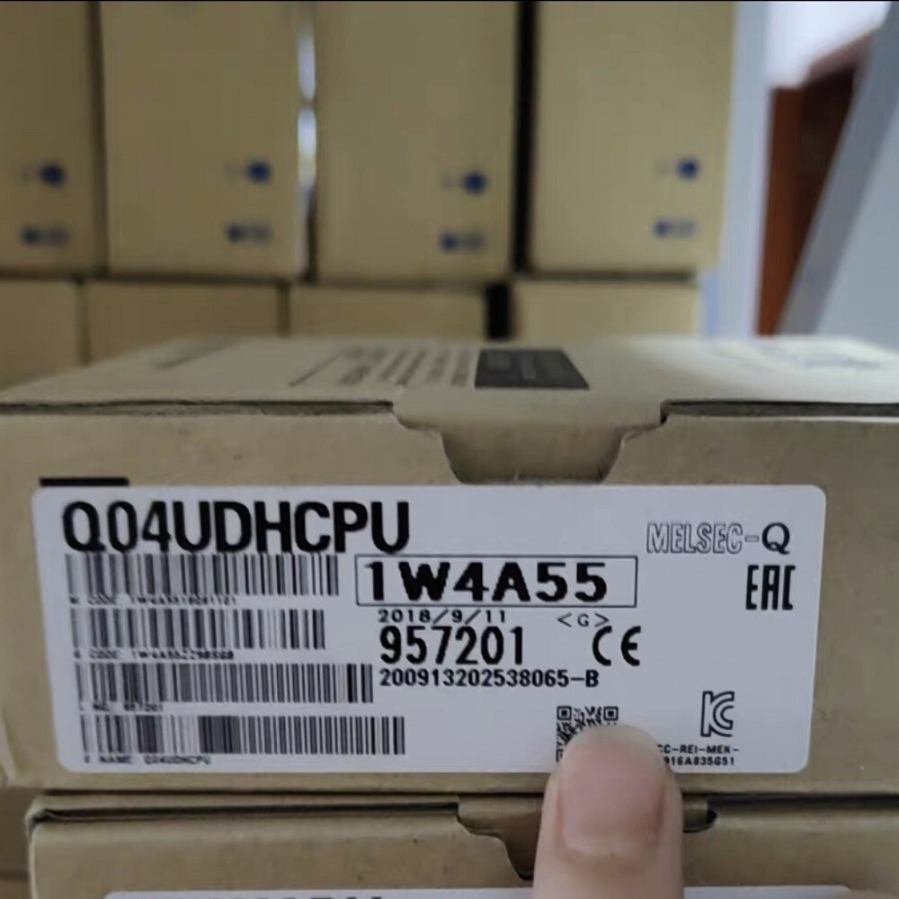 NEW MITSUBISHI Q04UDHCPU CPU UNIT In ORIGINAL Box EXPEDITED SHIPPING #PA