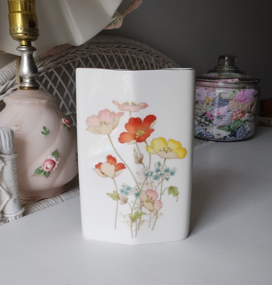 MCM Porcelain Vase Made In Japan With Floral Design And Gold Trim