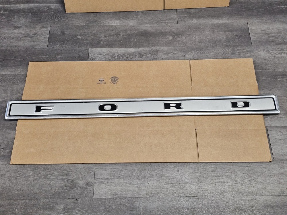 1973-1977 Ford F100 F150 F250 F350 Tailgate Insert Finish Panel Trim Molding