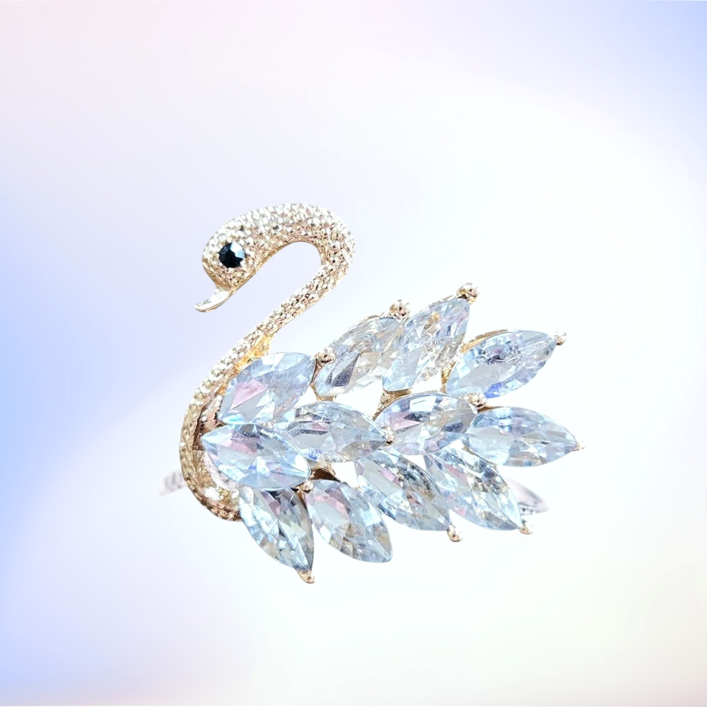 Crystal Rhinestone Swan Brooch Gold Tone Elegant Fashion Pin Jewelry