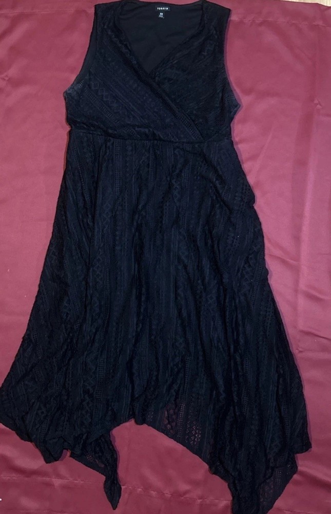 TORRID Sleeveless Black Lace Midi Skater Dress Size 00