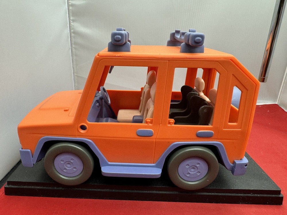 BLUEY Heeler Jeep 4WD FAMILY VEHICLE CAR By Moose Toys