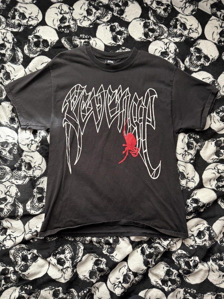Revenge Red Spider Black Tee Shirt Size Large