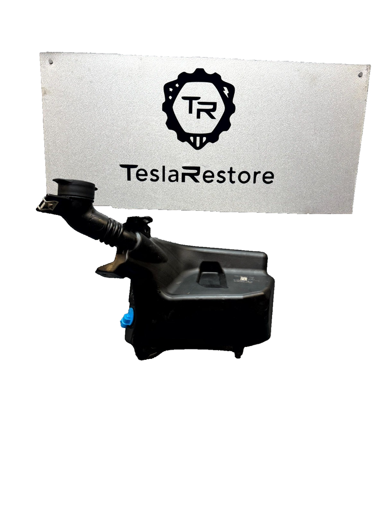 17 - 23 TESLA MODEL 3 FRONT WINDSHIELD WASHER FLUID RESERVOIR OEM, 1096062-00-H