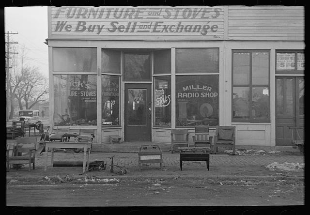 Council Bluffs Iowa 1936 Secondhand Store Furniture Radios storefront