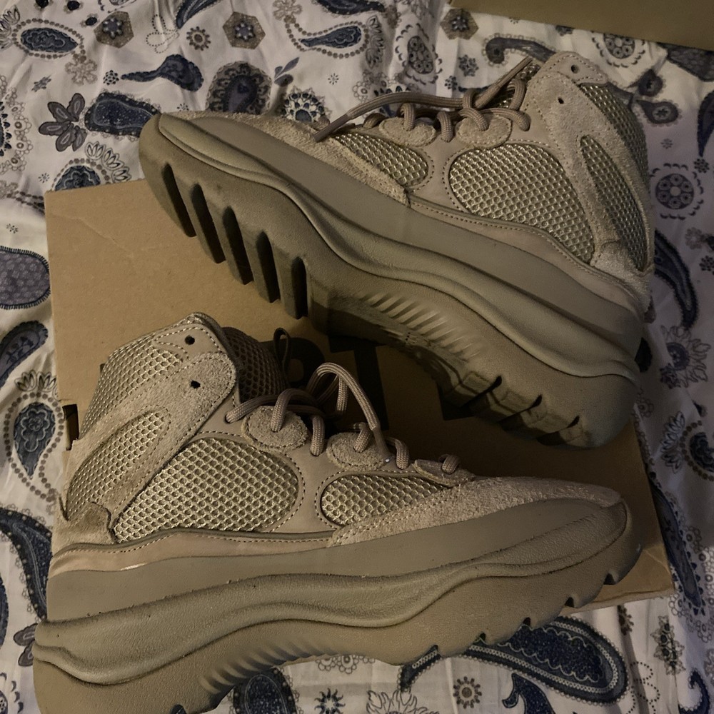 Size 8 - adidas Yeezy Desert Boot Rock