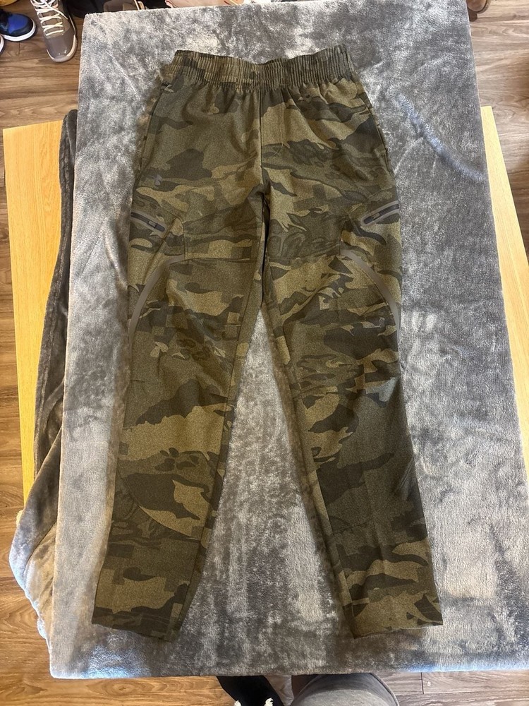 Under Armour Men's Unstoppable Cargo Camo Pants