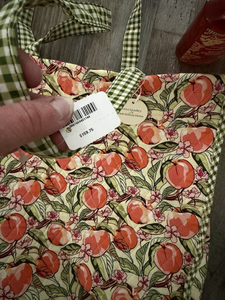 Vera Bradley & Bath & Body Works Peach Print Tote Bag Bath Set Multicolor