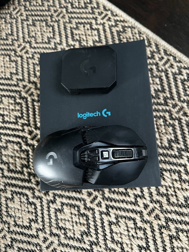 Logitech G900 Chaos Spectrum Wired Wireless Gaming Mouse Professional Grade