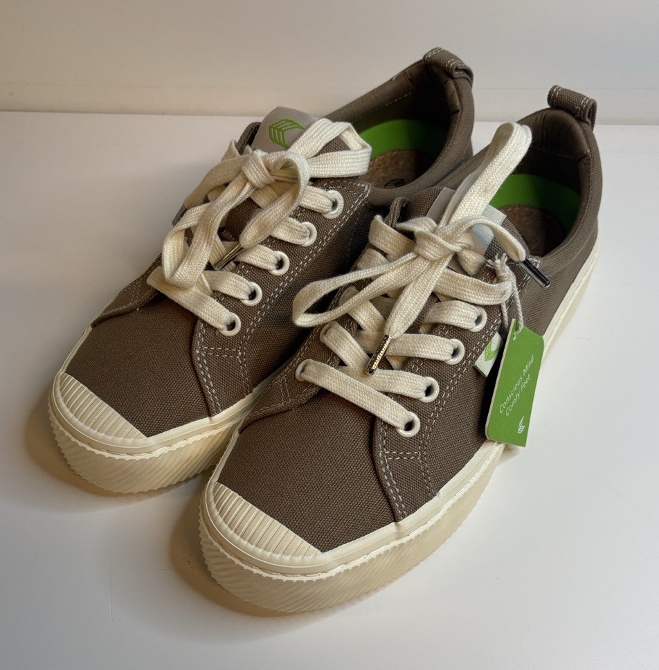Cariuma OCA Womens Shoes 7.5  Beige Canvas Low Top Lace Up Casual