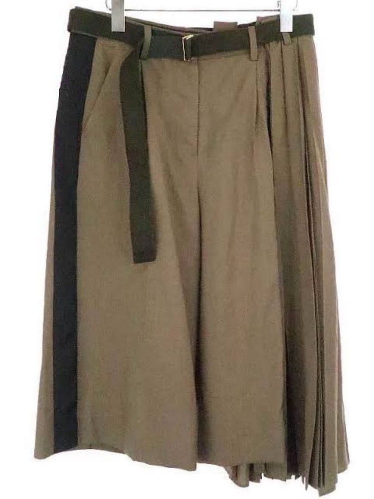 Sacai Pleated Pants Free Size Women's Fashion, Good Condition