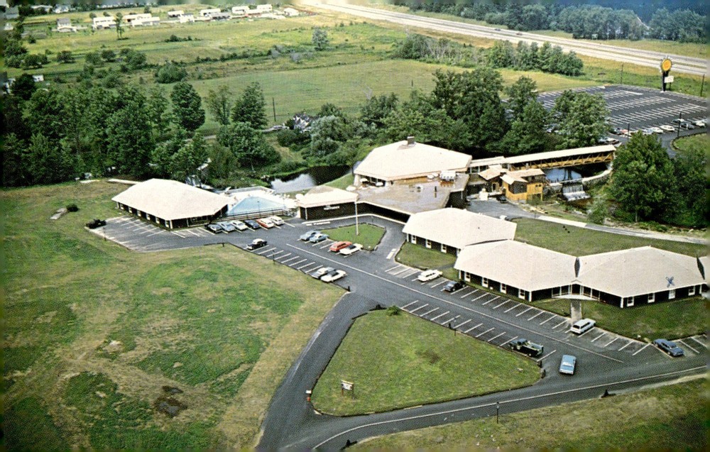 1963 The Wayfarer Inn Manchester NH Mid Century Aerial View Postcard