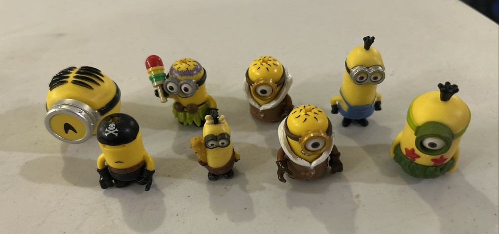 Despicable Me Minion Lot of 8 Assorted Mini Toy Figures