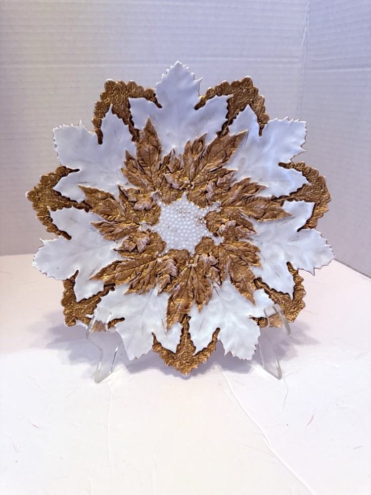 ANTIQUE MEISSEN PORCELAIN WHITE & GOLD GILT MAPLE LEAF 7.75