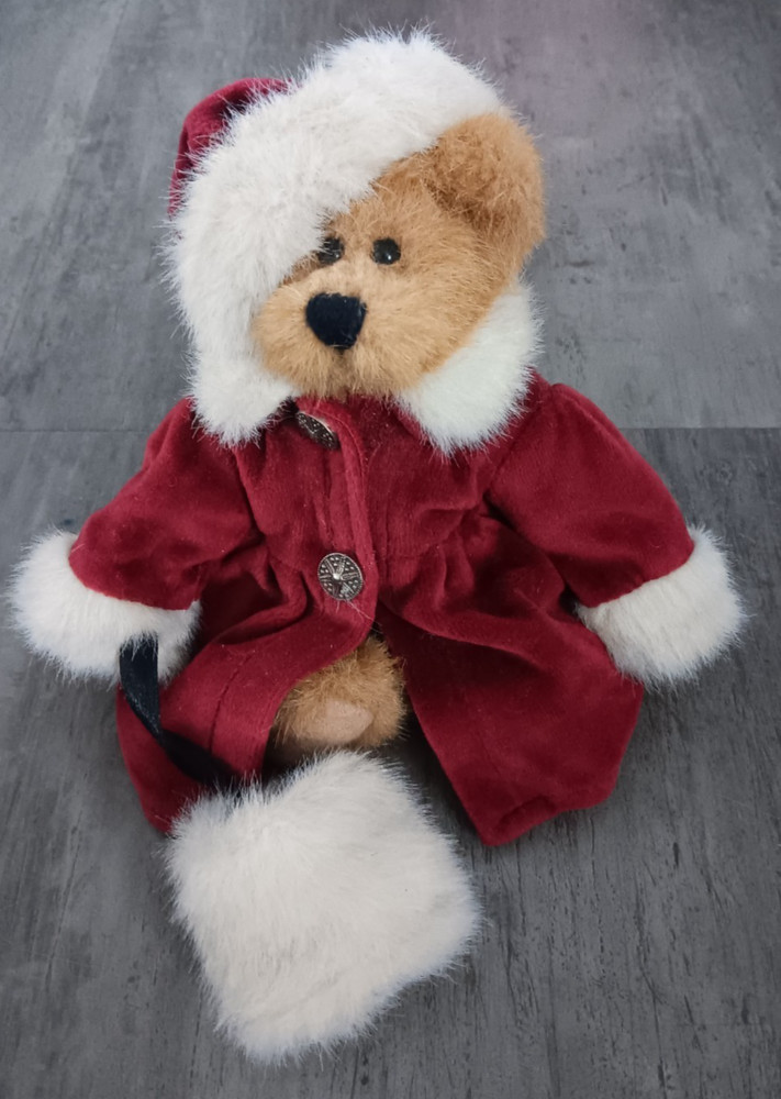 Boyds Bears Bailey Bear Red Velvet Coat and Hat w/Muff Christmas 8