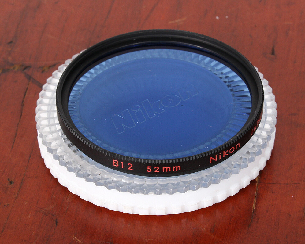 NIKON FILTER, 52MM BLUE B12, WITH PLASTIC CASE/218224