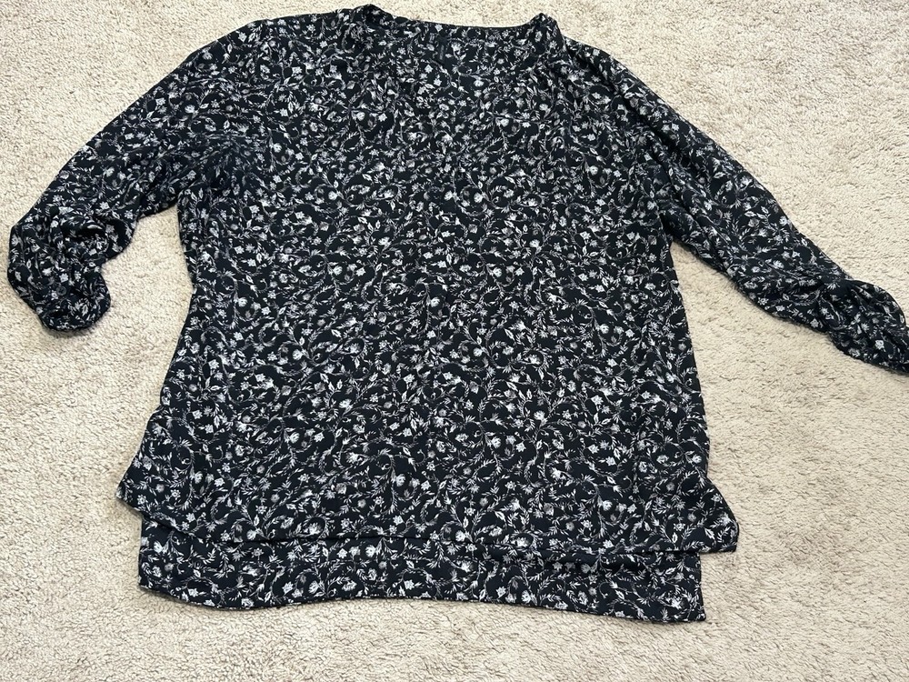 Maurices Womens Shirt Size XXL Multicolor Floral Print 1/4 Button Classic Dressy
