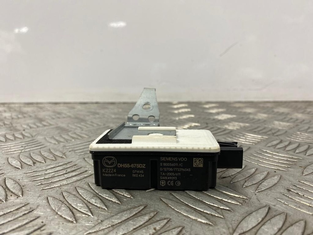 Mazda 6 MK2 Keyless Entry ECU Module DH55-675DZ S180036011/C #67