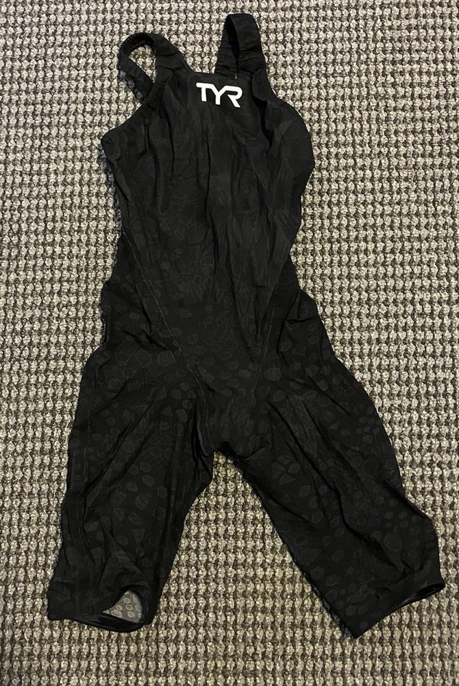 TYR Avictor Tech Suit Competitive Swimwear  Women Size 27