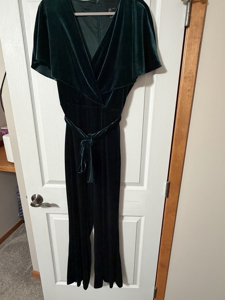 Alex Marie Women's Forest Green Velvet Belted Wide-Leg Cape Sleeve Jumpsuit 14