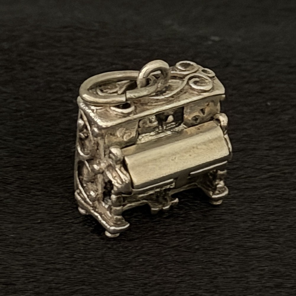 Vintage 925 Sterling Silver 3D Piano Movable Articulated Charm Pendant Opens