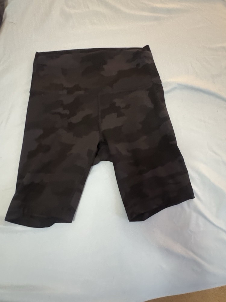 Lululemon Biker Shorts Womens Small Black Camo High Rise Yoga Stretch Athletic