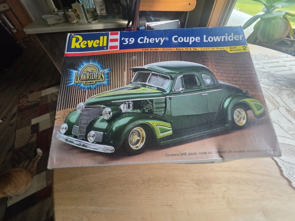 Revell monogram 1939 chevy coupe lowrider Model Kit