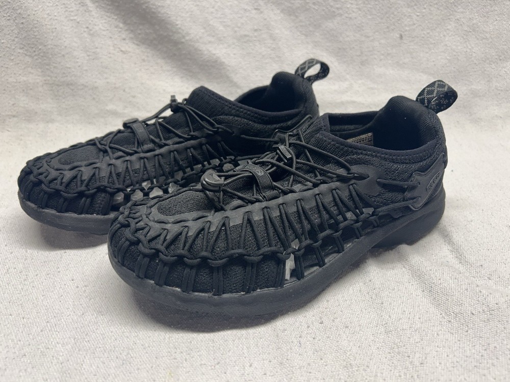 Men's 9 / 42 KEEN Uneek WK Black Nylon Slip On Close Back Water Casual Sandals